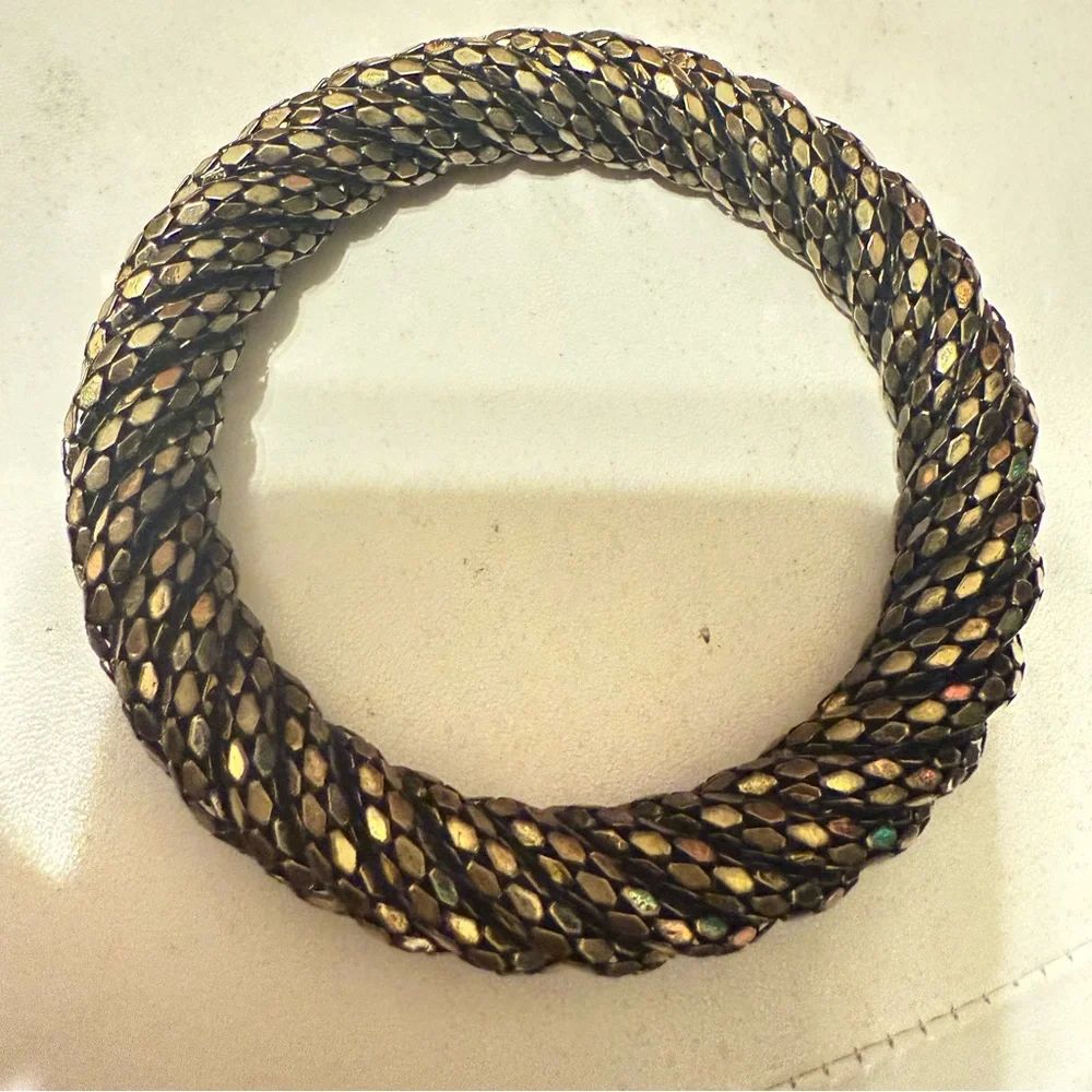 Vintage 1970's Brass Color Tone MESH Metal Swirl Bangle Bracelet *RARE*